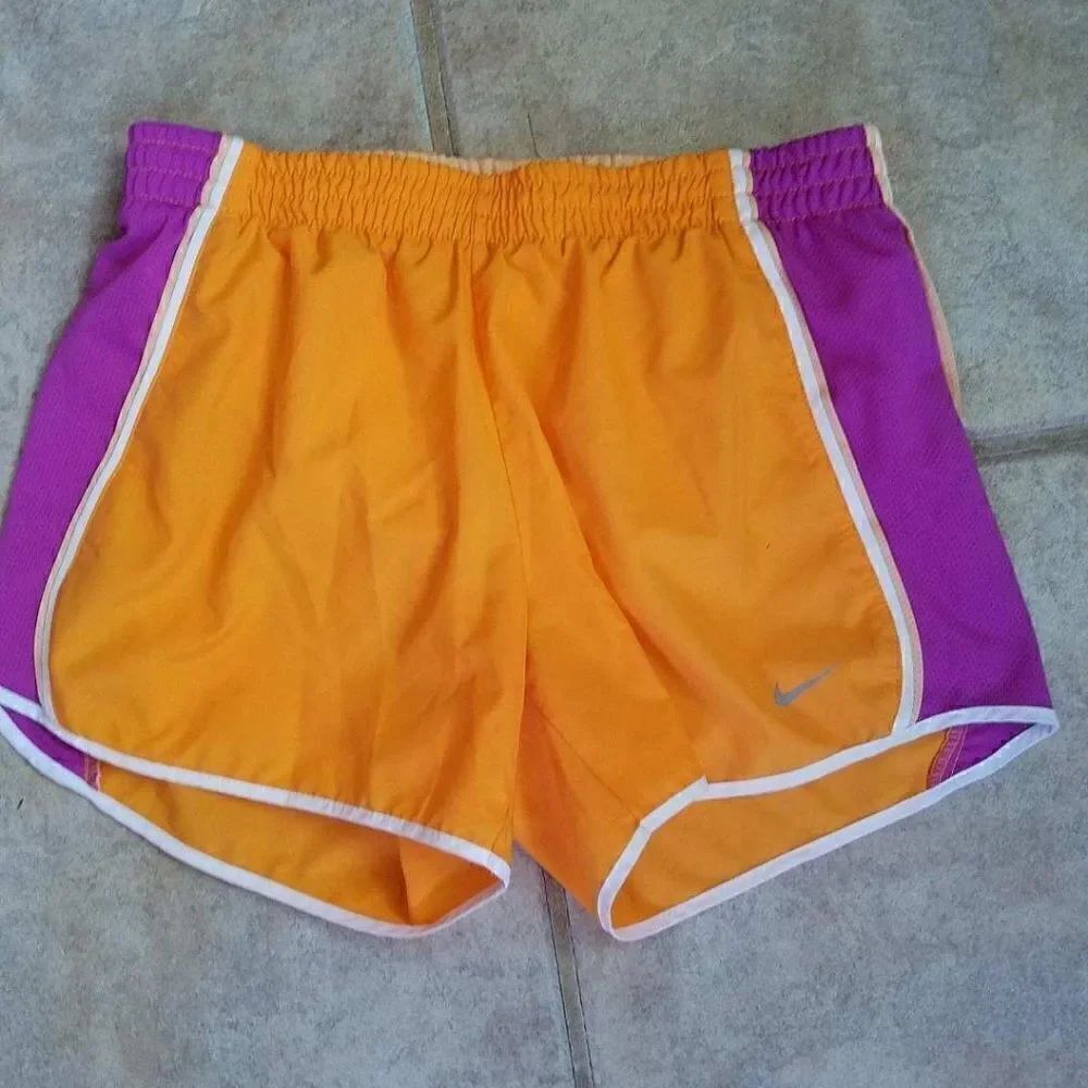 💕Nike Dri fit women's running shorts. Size S